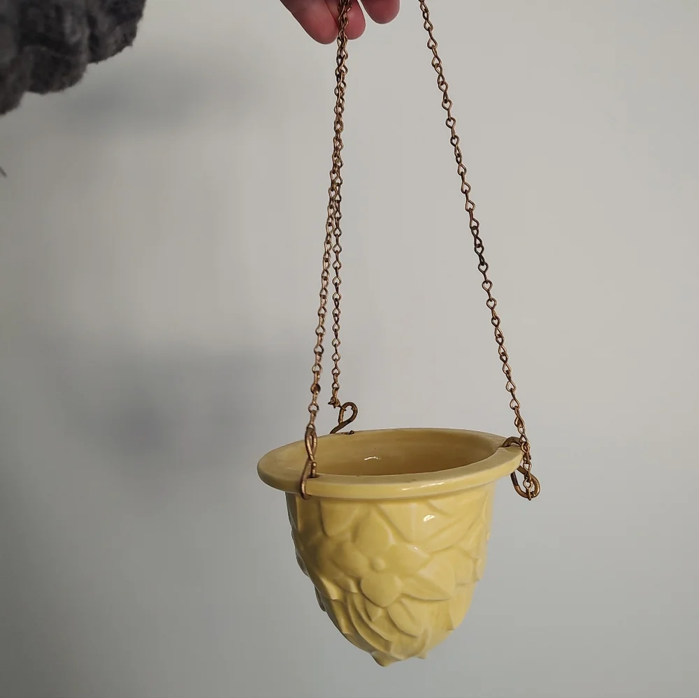 McCoy Pottery Vintage Floral Hanging Planter Vase Basket Yellow RARE - Picture 2 of 9